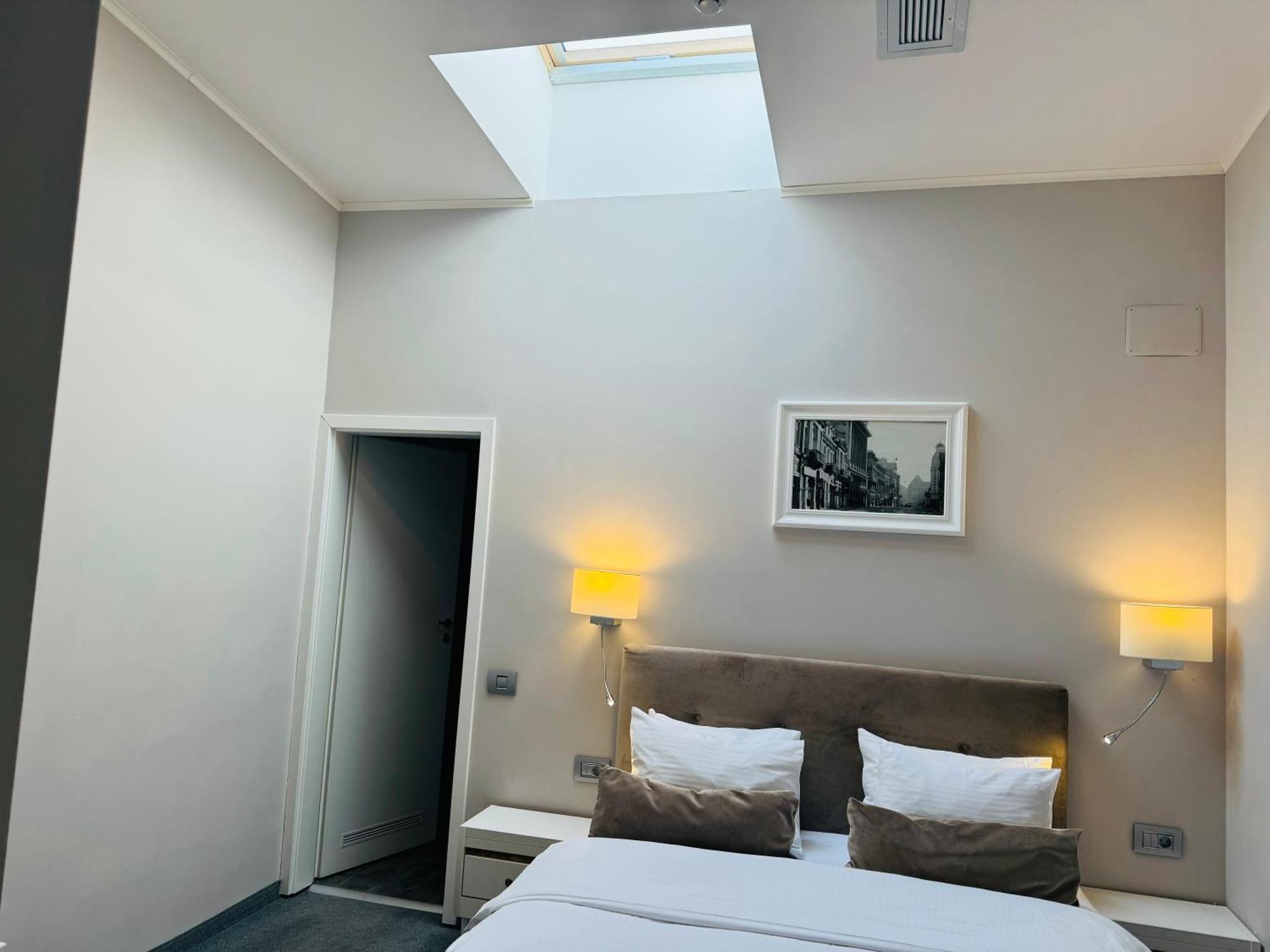 New Era Hotel Old Town Bucharest Parking With Fee Nearby Phòng bức ảnh